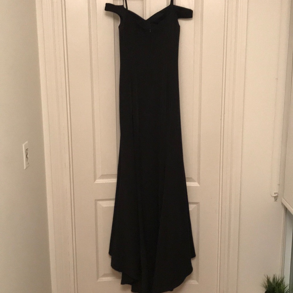 COLORS Off Shoulder Black Gown w/ Train - Picture 7 of 8